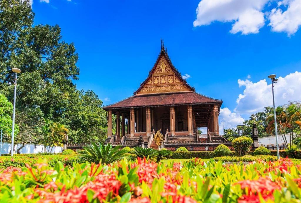 Grand Szechuan Hotel Виентиане Екстериор снимка