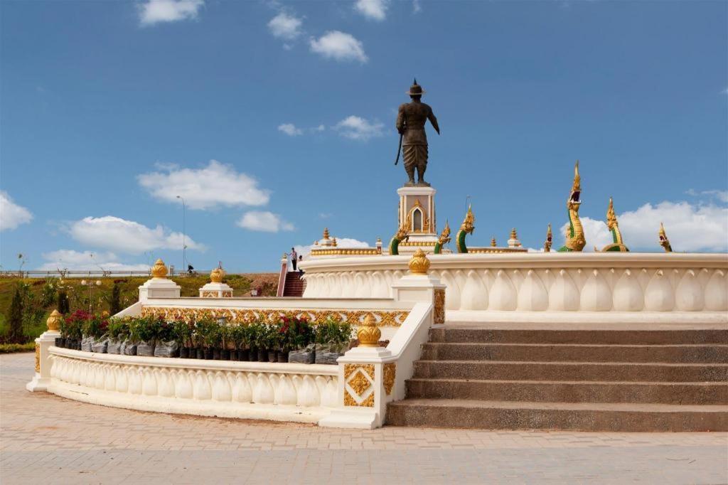 Grand Szechuan Hotel Виентиане Екстериор снимка