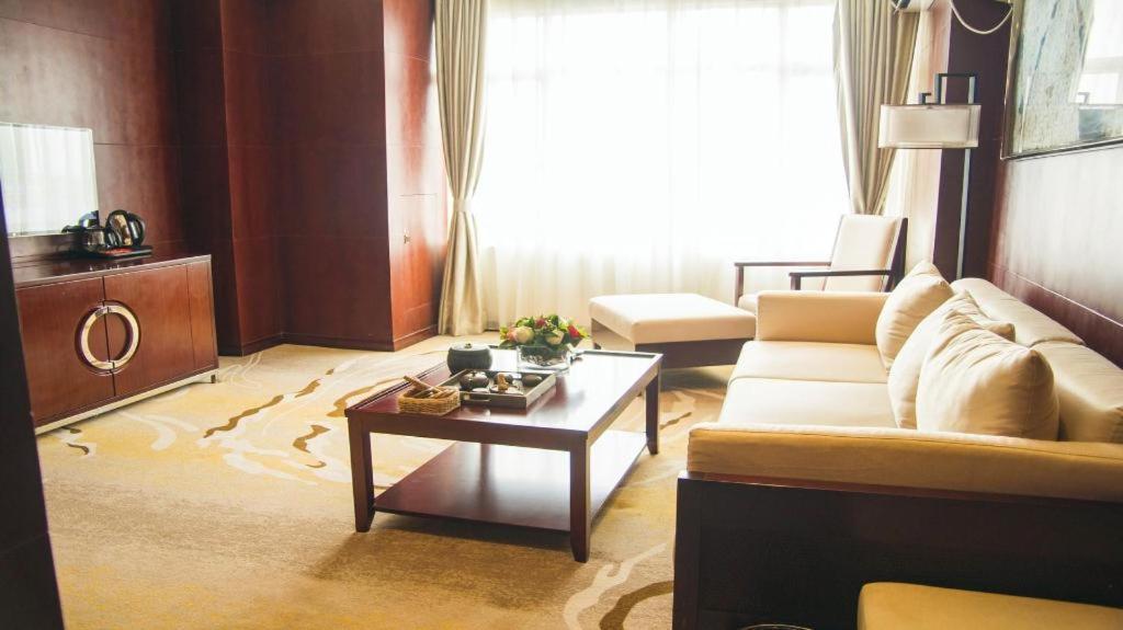 Grand Szechuan Hotel Виентиане Екстериор снимка