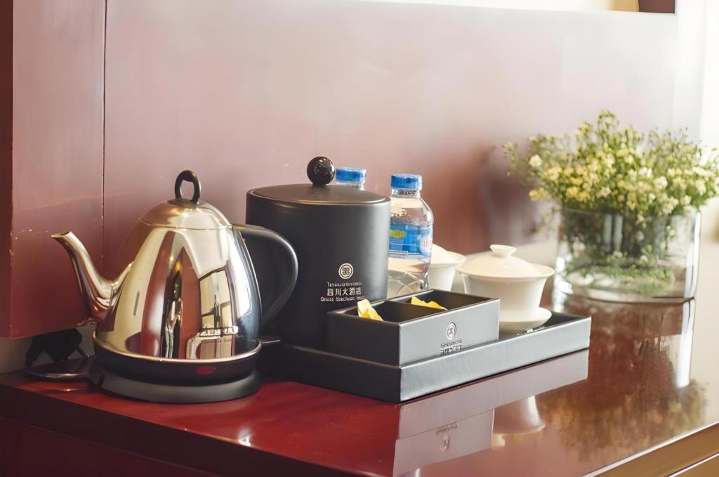 Grand Szechuan Hotel Виентиане Екстериор снимка