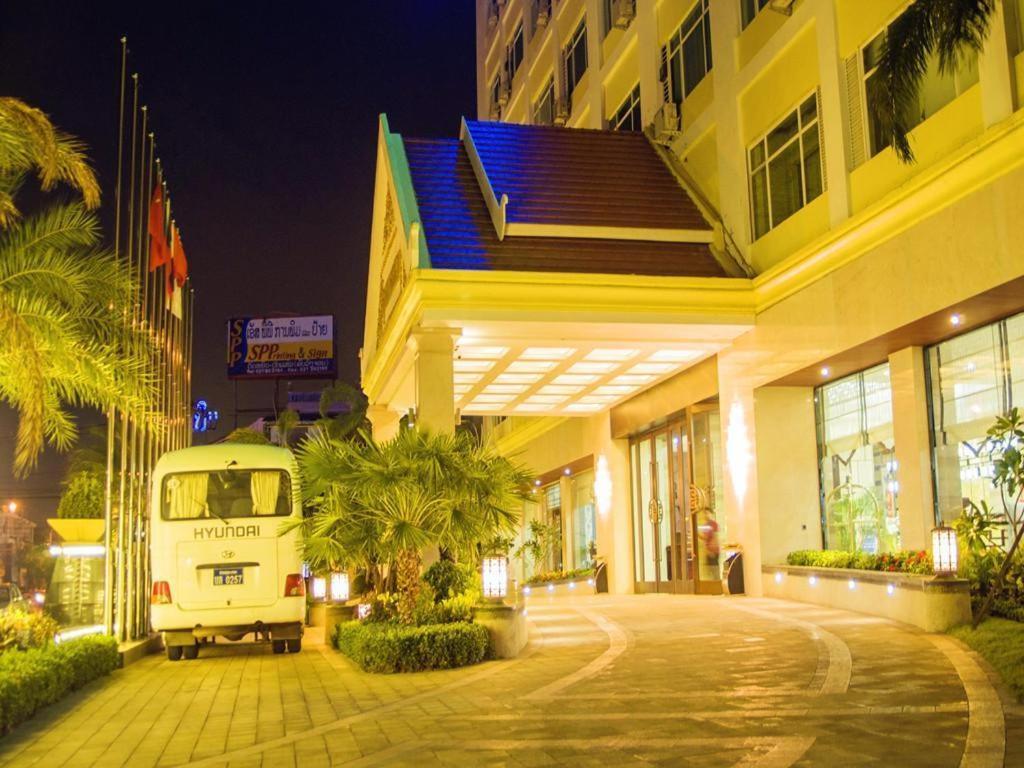Grand Szechuan Hotel Виентиане Екстериор снимка